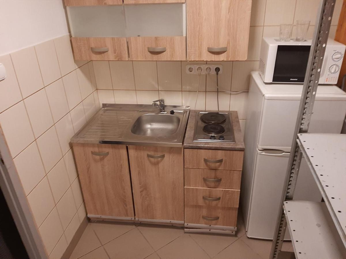 ブダペストApartman Vorosmartyアパートメント エクステリア 写真