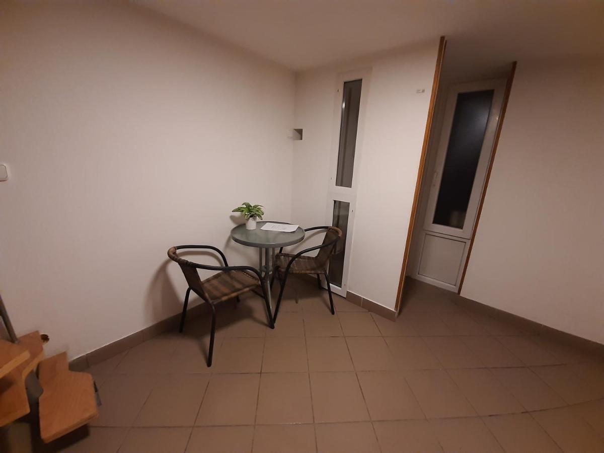 ブダペストApartman Vorosmartyアパートメント エクステリア 写真