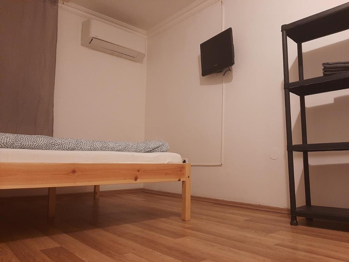 ブダペストApartman Vorosmartyアパートメント エクステリア 写真