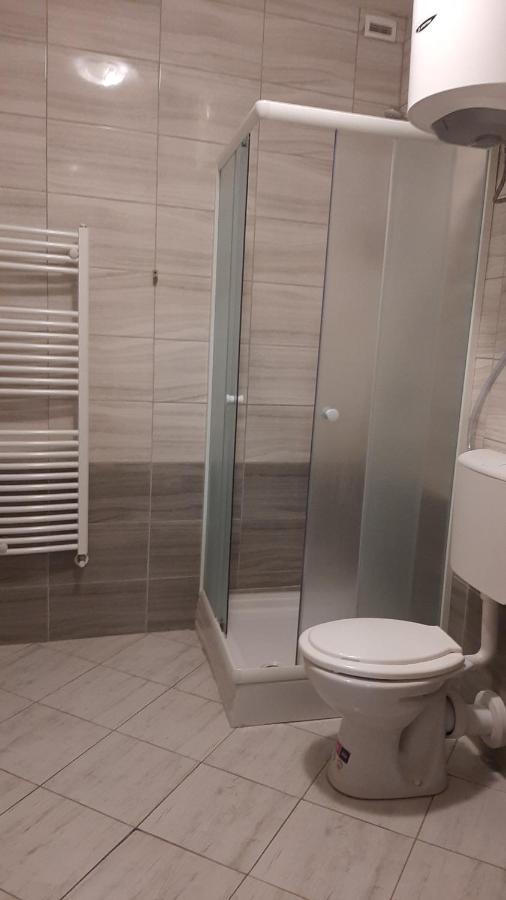 ブダペストApartman Vorosmartyアパートメント エクステリア 写真