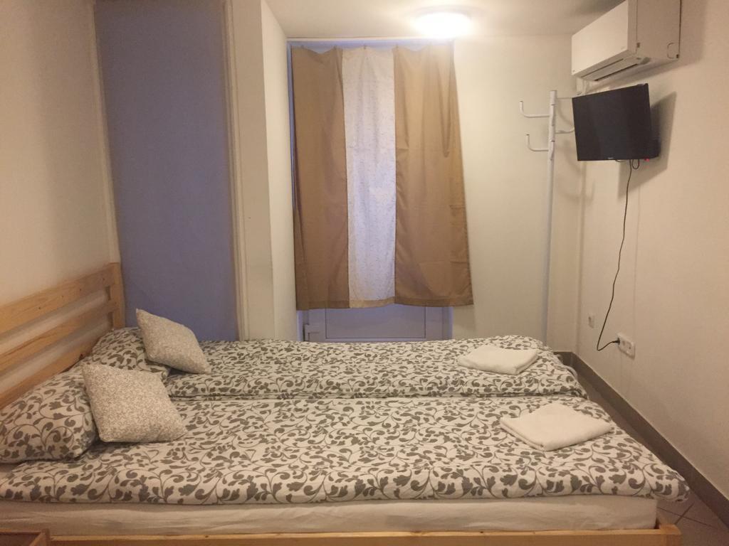 ブダペストApartman Vorosmartyアパートメント エクステリア 写真