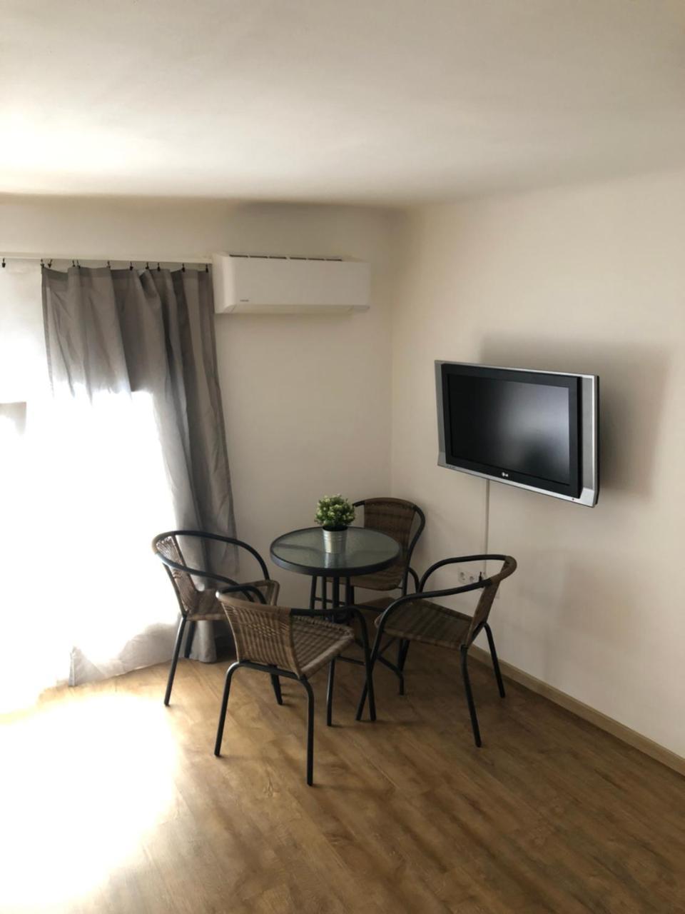 ブダペストApartman Vorosmartyアパートメント エクステリア 写真